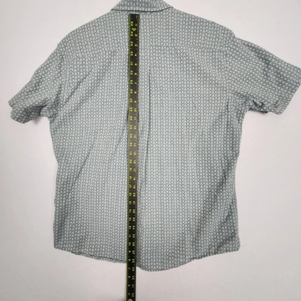 Lot of 2 Eddie Bauer Mens Shirt Sz M‎ & L Classic Fit Short Sleeve
